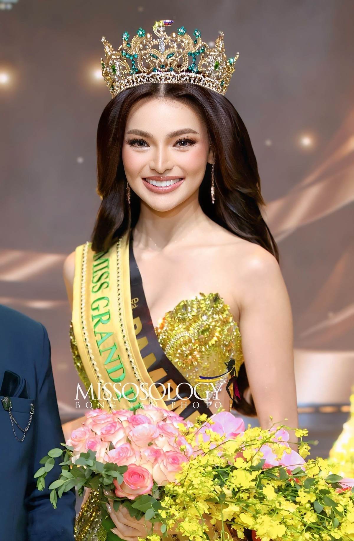 View - Tân Hoa hậu Hòa bình Quốc tế 2025 đẹp như búp bê, khoe vẻ gợi cảm với bikini | Báo Tri thức và Cuộc sống - TIN TỨC PHỔ BIẾN KIẾN THỨC 24H