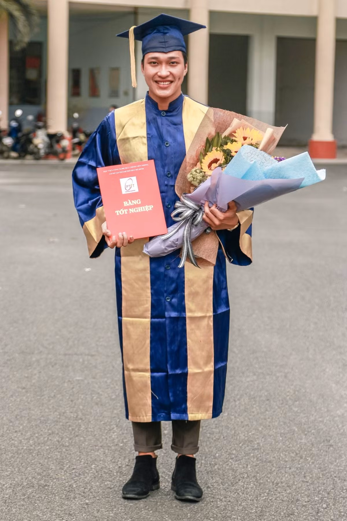 Khi đậu 2 trường đại học, nam diễn viên chọn trường chi phí thấp hơn. Năm 2018, Lâm Thanh Nhã tốt nghiệp đại học. Ảnh: FB Lâm Thanh Nhã.