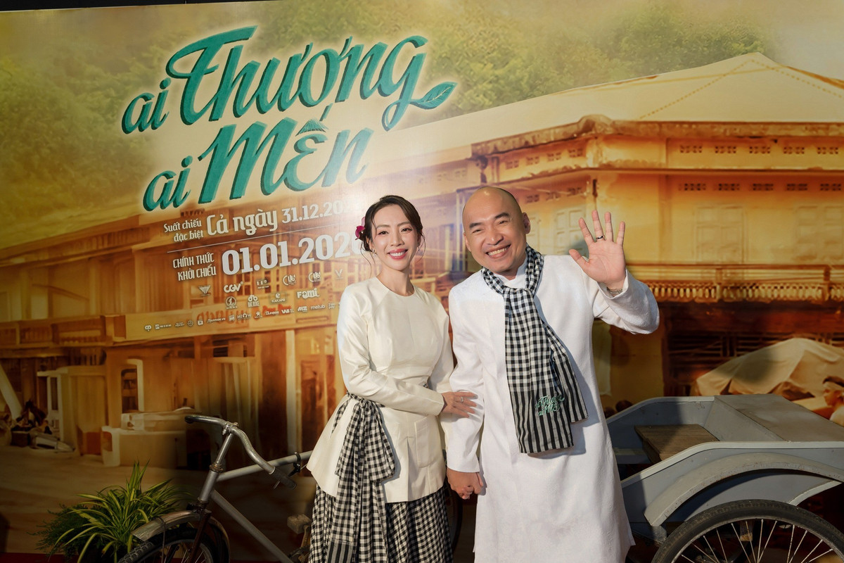 Thu Trang chia sẻ trên Vietnamnet, cô không có ý né lịch chiếu các phim Tết của Trấn Thành và Trường Giang. Lịch phát hành của dự án đã được ấn định từ trước. Thu Trang không đặt nặng yếu tố cạnh tranh mà bày tỏ sự vui mừng khi chứng kiến bạn bè, đồng nghiệp ngày càng phát triển. Ảnh: FB Thu Trang.