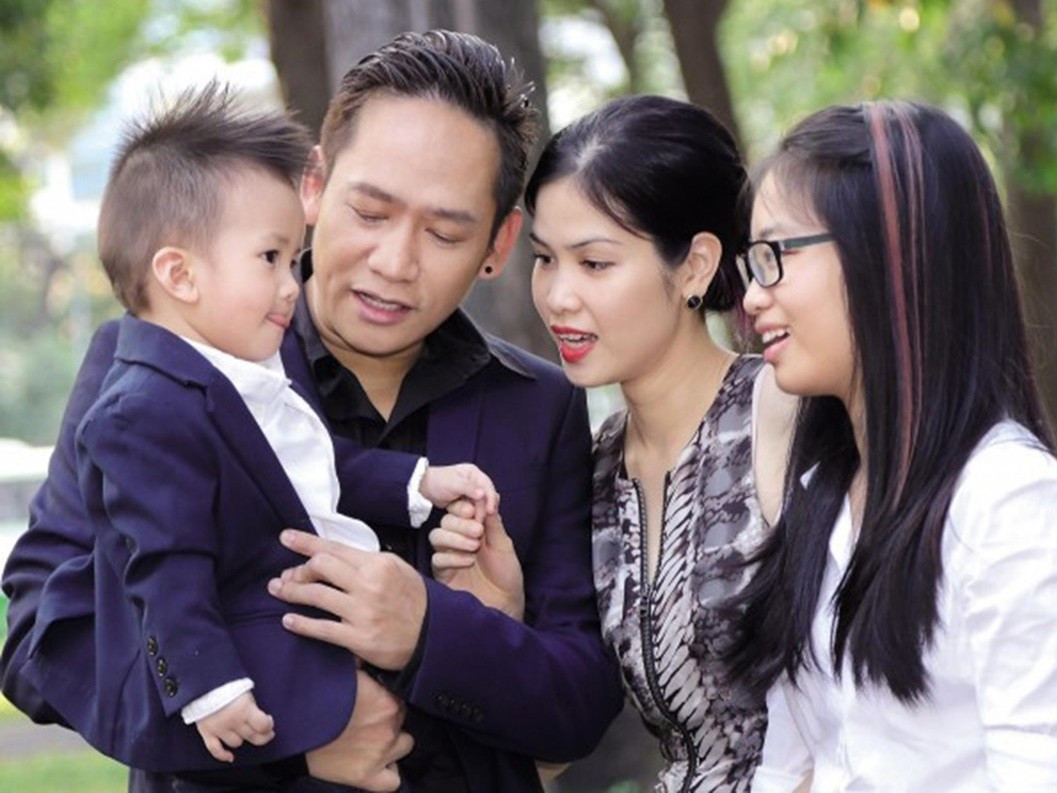 Vợ chồng Duy Mạnh có con gái Thu Cầm (sinh năm 2000), con trai Mạnh Cầm (sinh năm 2012). Ảnh: Dân Việt.