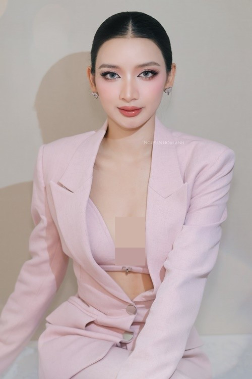 Đinh Y Quyên đoạt danh hiệu Á hậu 3 Miss Grand Vietnam 2025. Trong cuộc phỏng vấn với Dân Việt, người đẹp cho biết, thật lòng mà nói, cô không hề tiếc nuối. Với Đinh Y Quyên, danh hiệu nào cũng đáng trân trọng và tự hào, dù là Hoa hậu hay Á hậu. Ảnh: FB Y Quyên.