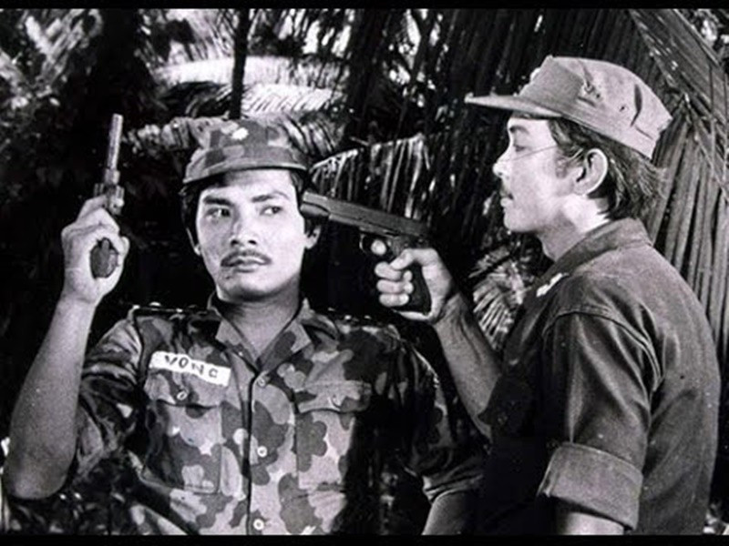 Trong cuộc phỏng vấn với Người Đưa Tin, Thương Tín cho biết, vai phản diện trong phim Ván bài lật ngửa được khán giả nhớ đến nhiều. “Có thể, tôi đóng những vai phản diện tốt hơn”, Thương Tín nói. Ảnh: Tiền Phong.