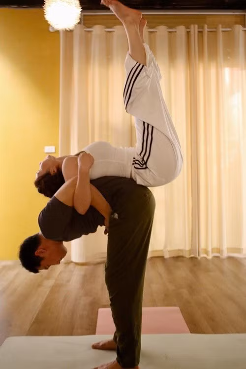 Nữ diễn viên phim Mùa hoa tìm lại khoe đã dụ dỗ thành công bạn trai cùng đi tập yoga. Ảnh: FB Hương Giang.