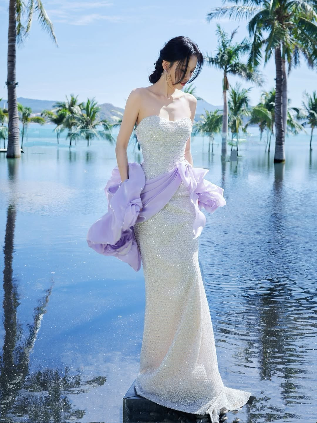 Trần Kiều Ân toát lên sự dịu dàng, ngọt ngào nhưng không kém phần kiêu sa.