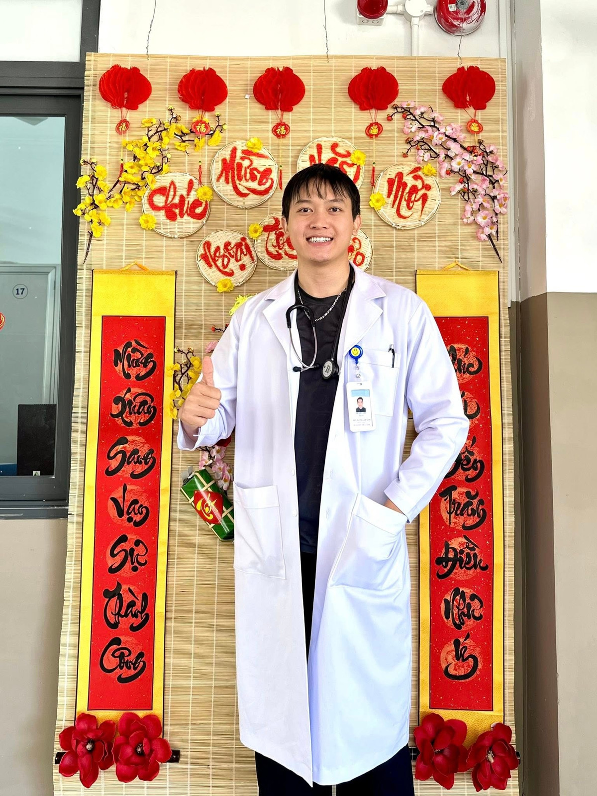 Đinh Ta Bi giành danh hiệu Á vương 2 tại cuộc thi Mr World Vietnam 2024. Tháng 11/2025, anh tốt nghiệp Trường Đại học Y Dược Buôn Ma Thuột. Ảnh: FB Đinh Ta Bi.