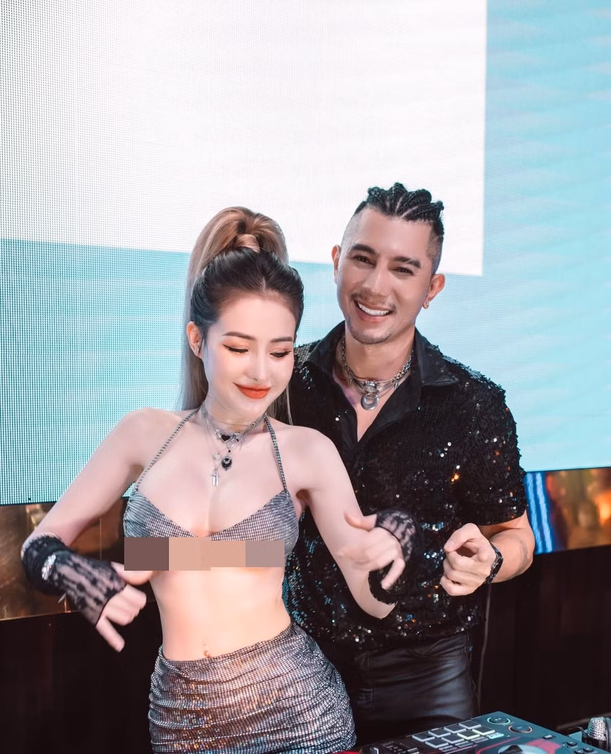 Kể từ những năm 2010, chồng Ngân 98 tập trung sản xuất âm nhạc, giảng dạy. Ít năm qua, Lương Bằng Quang thường xuyên tháp tùng Ngân 98 đi làm DJ. Ảnh: FB Lương Bằng Quang.
