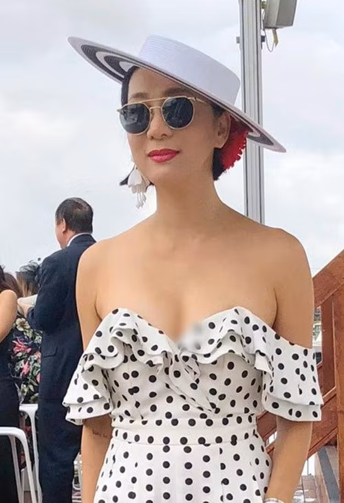 Người chồng cũ đầu tiên của Kỳ Duyên là bác sĩ Nguyễn Quang Li. Nữ MC và người chồng cũ này có hai cô con gái chung. Ảnh: FB Kỳ Duyên.