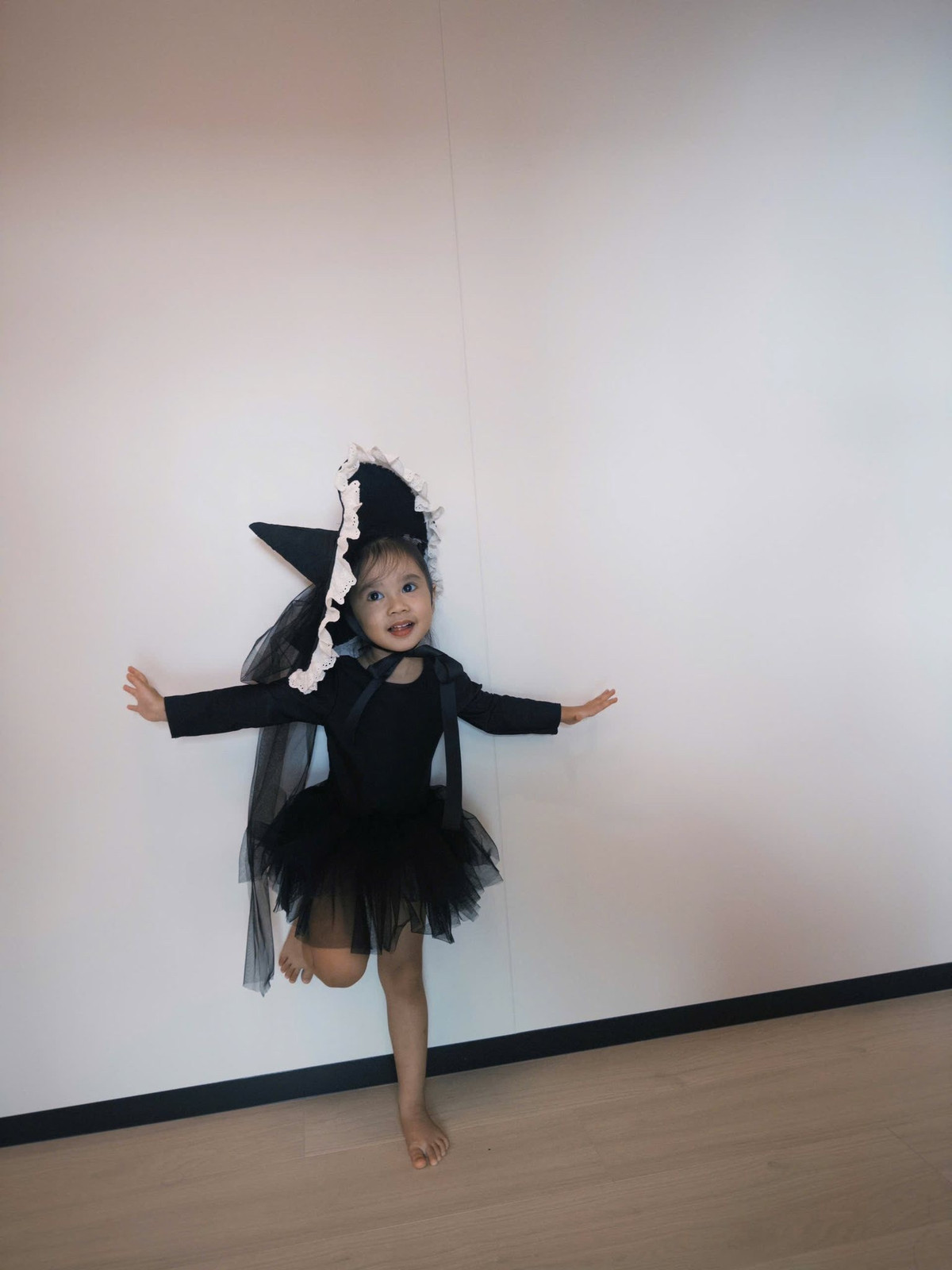 Bé Misumi được mẹ lập cho một fanpage. Nữ ca sĩ cho biết, khi bé Misumi 16 tuổi, cô sẽ đưa lại fanpage này lại cho con. Ảnh: FB Misumi.