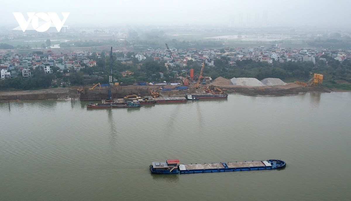 Dự án đầu tư xây dựng cầu Tứ Liên và đường hai đầu cầu là công trình giao thông trọng điểm của Thủ đô. Tổng mức đầu tư sơ bộ khoảng 20.171 tỷ đồng, dự kiến thực hiện trong giai đoạn 2025 – 2027.