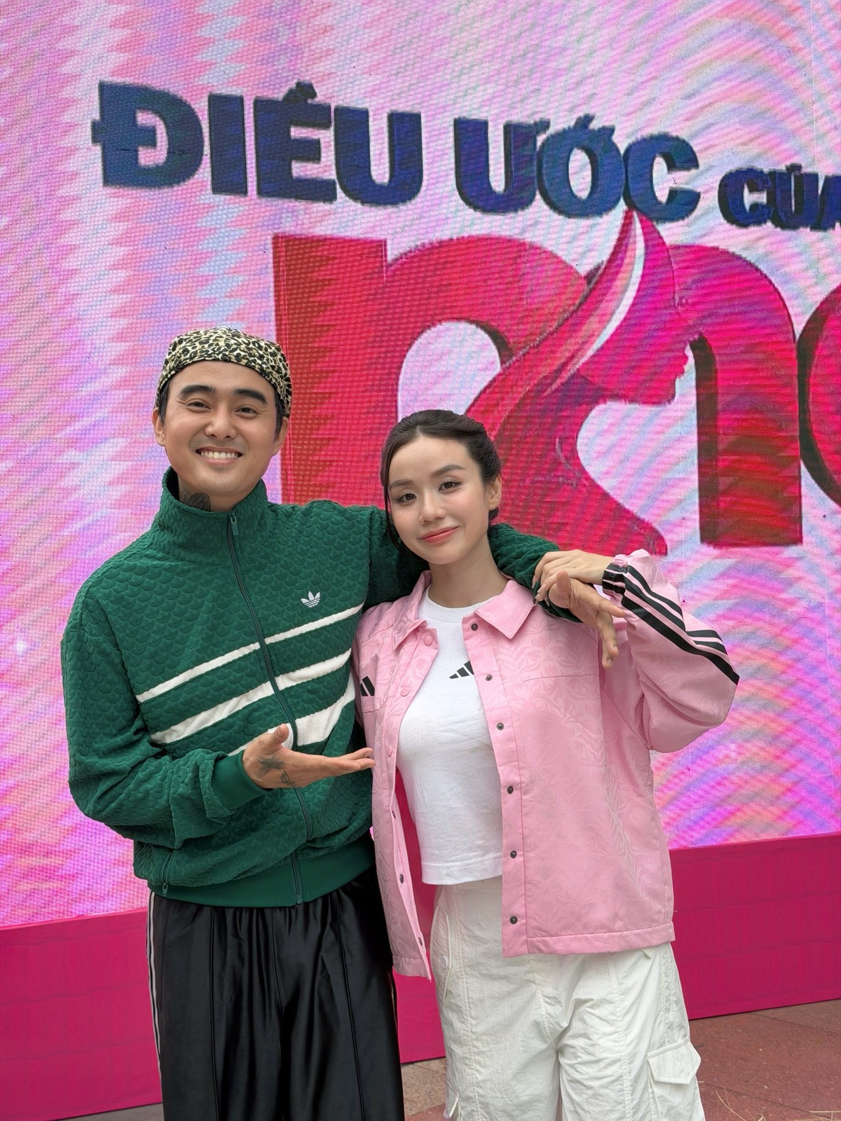 Bảo Ngọc và Đạt G dính như sam sau hôn lễ. Ảnh: FB Bảo Ngọc.