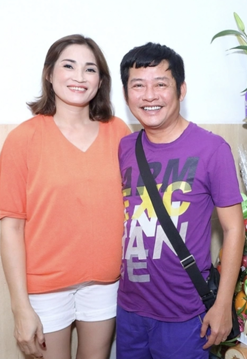 "Tôi đi làm, có tiền là đưa hết cho vợ giữ. Cô ấy thay tôi lo việc trong việc ngoài, chăm lo các con trong những ngày chồng xa nhà", Tấn Beo nói. Ảnh: Gia Đình Xã Hội.