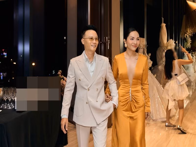 Trong cuộc phỏng vấn với Nông Nghiệp Môi Trường, Hoàng Bách cho biết, bí quyết để vợ chồng anh có được cuộc hôn nhân hạnh phúc như hiện tại chính là sự chân thật. Ảnh: FB Thanh Thảo.