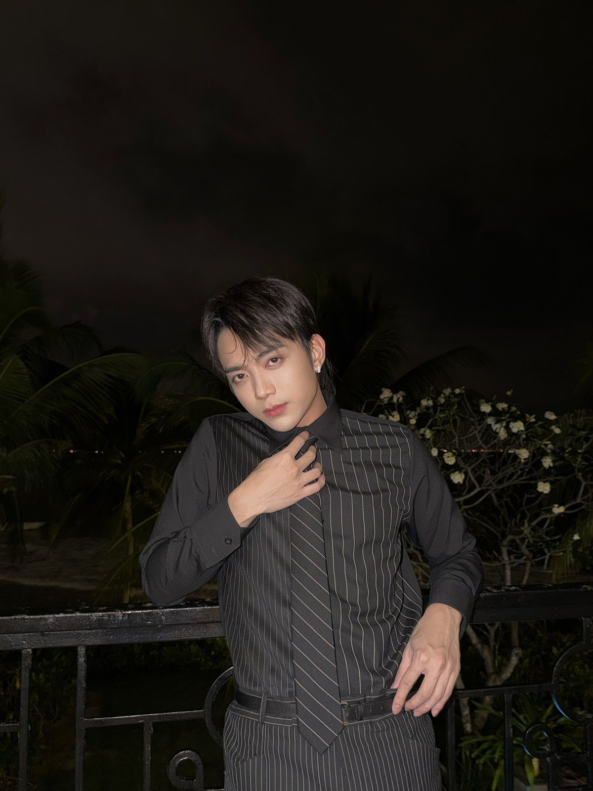 Ca sĩ Soobin Hoàng Sơn là khách mời đám cưới Phương Nhi. Trong hôn lễ, anh còn hát mừng cô dâu chú rể. Ảnh: FB Soobin Hoàng Sơn.