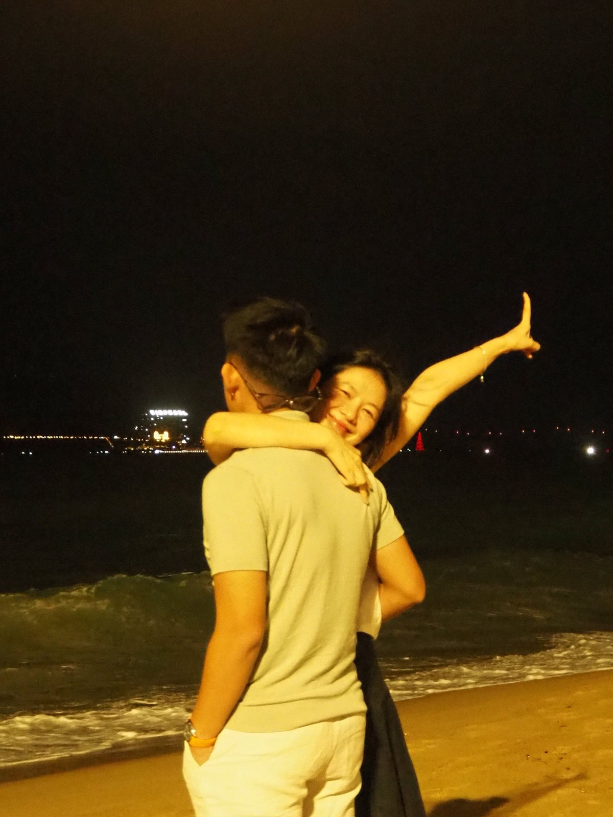 Bạn trai Kiều Oanh vẫn chưa lộ diện hoàn toàn. Ảnh: FB Oanh Kiều.