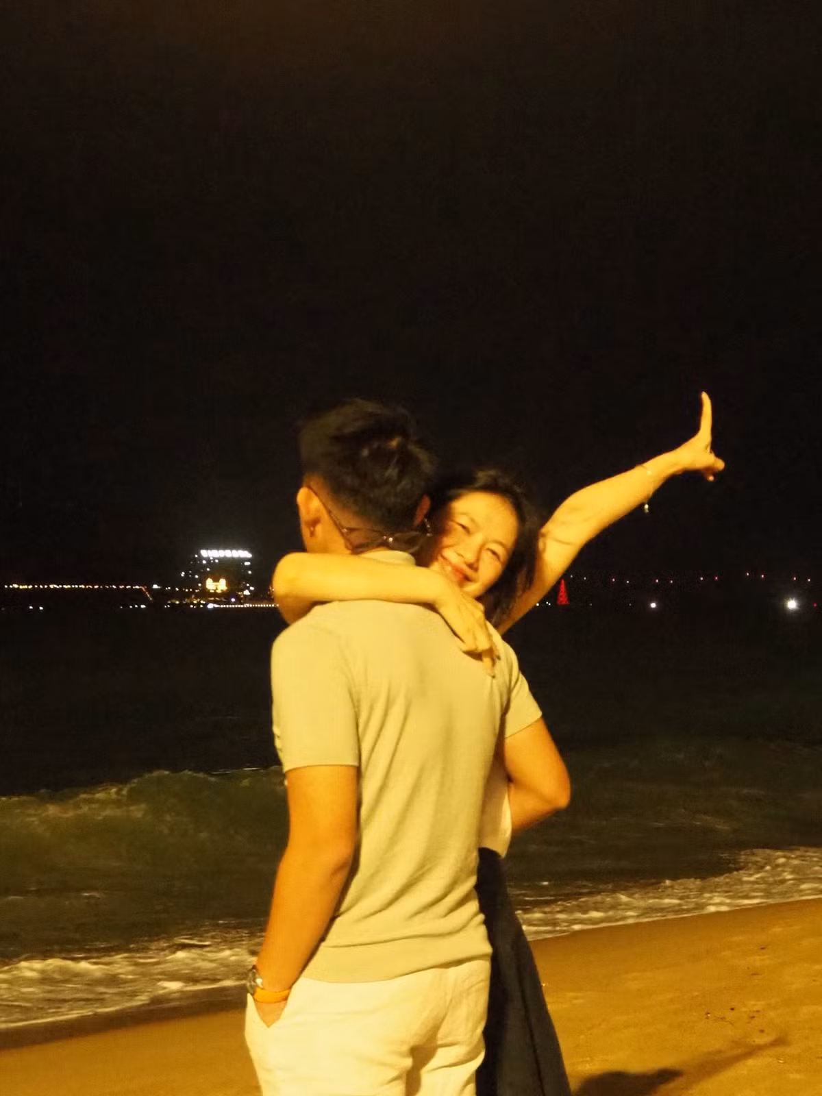 Bạn trai Kiều Oanh vẫn chưa lộ diện hoàn toàn. Ảnh: FB Oanh Kiều.