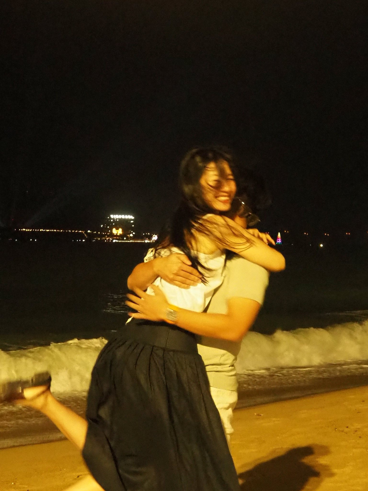 “Tổng kết cuối năm 2025 lời được cục này. Happy new year 2026”, nữ diễn viên viết. Ảnh: FB Oanh Kiều.