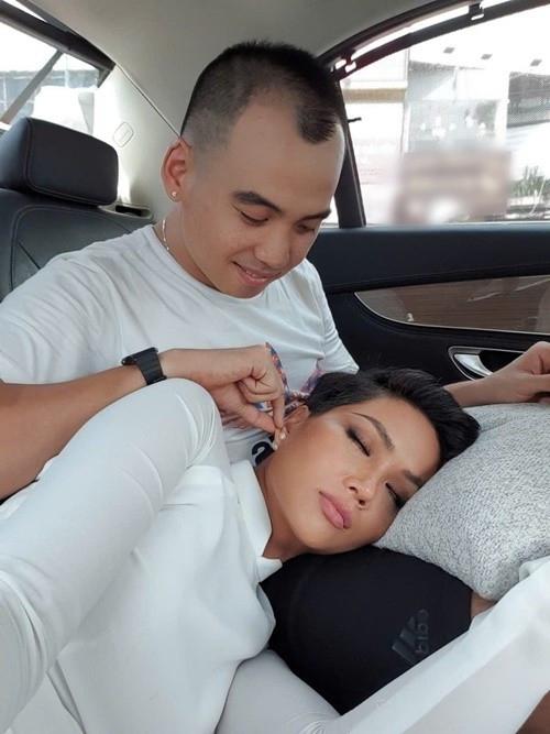 Tuấn Khôi là mối tình đầu của H'hen Niê. Ảnh: FB H'hen Niê.