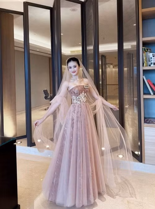 Ngoài top 8 Dự án nhân ái, Ý Nhi còn đoạt top 48 phần thi Tài năng ở Miss World 2025. Ảnh: FB Ý Nhi.