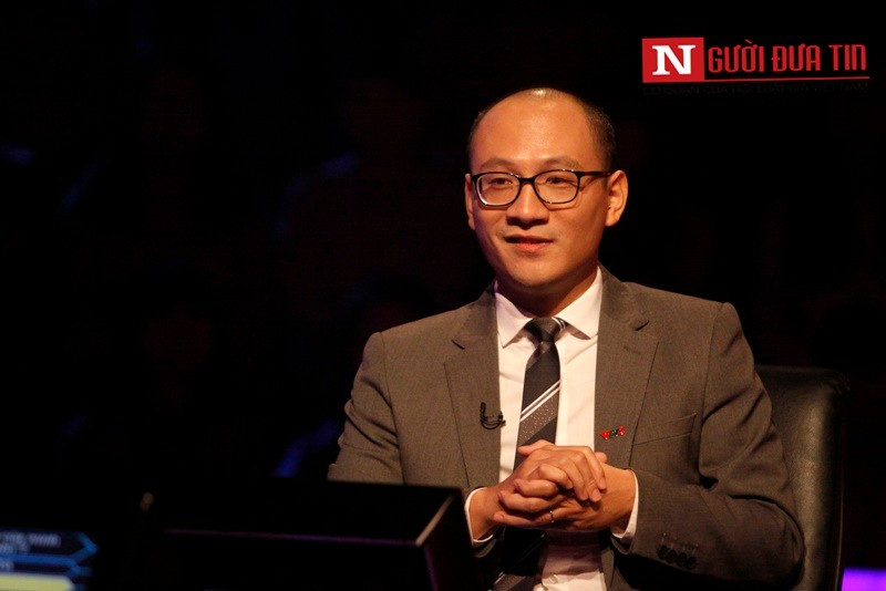 Phan Đăng chia sẻ trên trang cá nhân, Ai là triệu phú 2021 là một phiên bản mới, với hàng loạt thay đổi về phong cách nên cần một người dẫn trẻ trung, sôi động. Người thay thế Phan Đăng là Đinh Tiến Dũng. Ảnh: Người Đưa Tin.