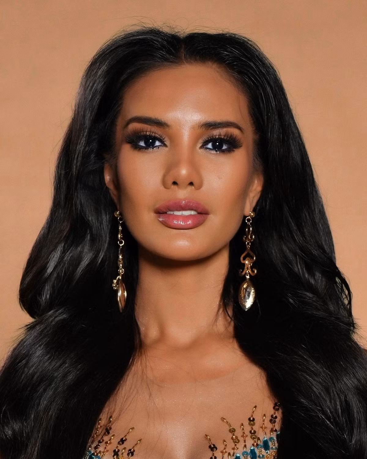 Vina Sitorus là CEO công ty bất động sản. Cô là đại diện Indonesia ở Miss Grand International 2025. Hiện tại, người đẹp vào top 20 phần thi áo tắm, top 8 giải Country's power of the year. Ảnh: Miss Grand International.