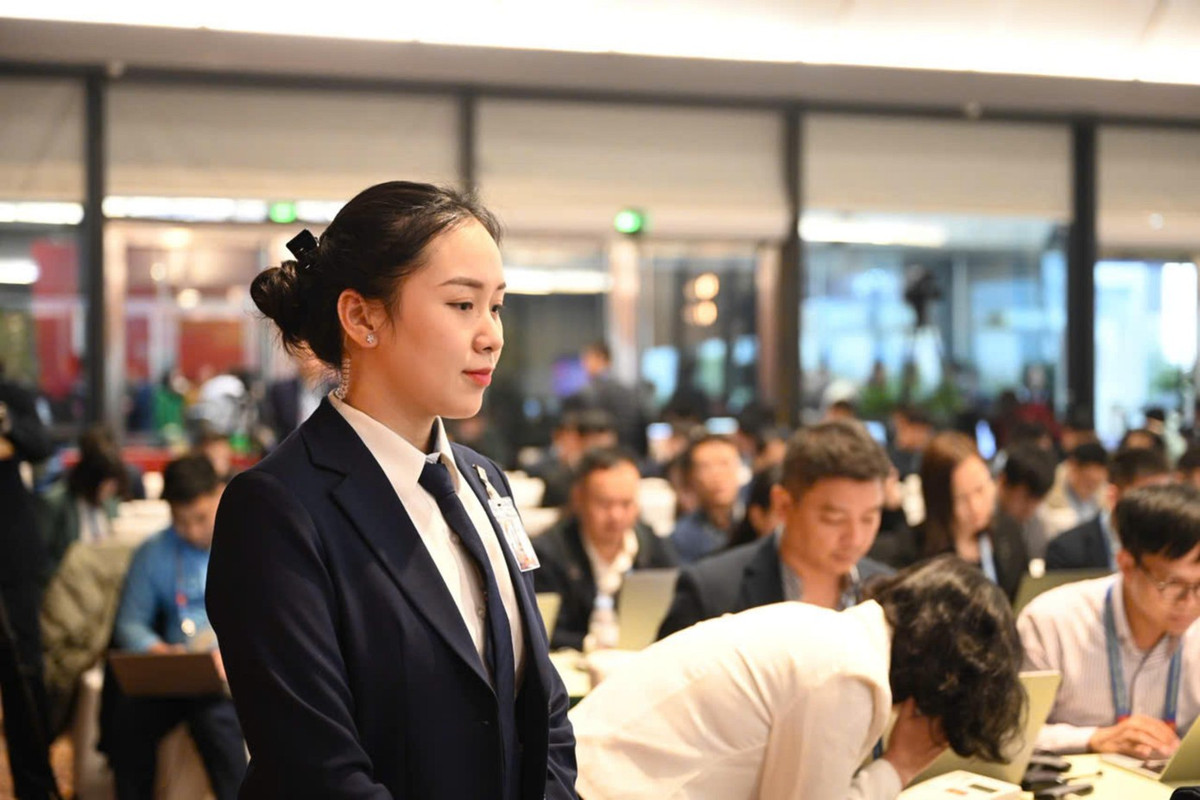 Không có sự ưu ái nào dành riêng cho nữ giới trong lực lượng Cảnh vệ. Tiêu chuẩn tuyển chọn, huấn luyện và đánh giá giữa nam và nữ đều như nhau.