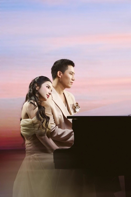 Tháng 9/2025, Anh Tú – LyLy song ca trong MV Ngày ta có nhau. Ảnh: Người Đưa Tin.