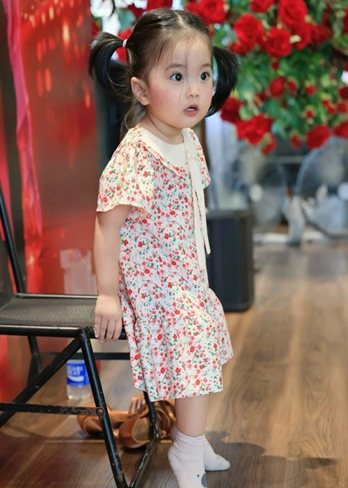 Con gái út Khánh Thi thường xuyên đến phòng tập của bố mẹ. Ảnh: FB Khánh Thi.