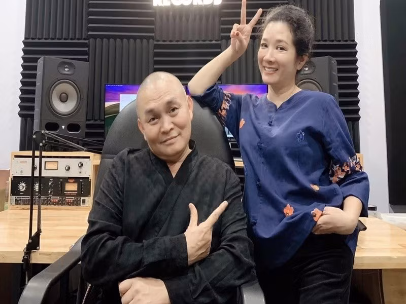 Nói về tình bạn với đàn anh, Thanh Thanh Hiền chia sẻ trên Gia Đình &amp; Xã Hội rằng trong cuộc sống, cô là một trong những người mà nghệ sĩ Xuân Hinh thường xuyên gọi điện, trò chuyện và chia sẻ mọi chuyện. Ảnh: Sức Khỏe Đời Sống.