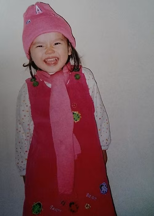 Thục Anh ngày bé gây ấn tượng nhờ nụ cười rạng rỡ.