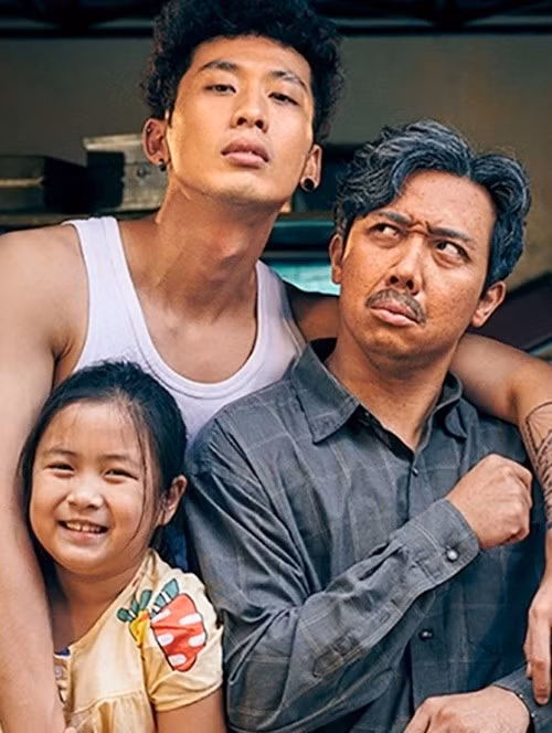 Ngân Chi đoạt nhiều giải thưởng. Theo Vietnamnet, cô nhóc nhận được danh hiệu Nữ diễn viên triển vọng tại giải thưởng Cánh diều vàng 2020, giành giải thưởng Nữ diễn viên phụ xuất sắc tại Liên hoan phim Việt Nam lần thứ 22 năm 2021. Ảnh: Vietnamnet.