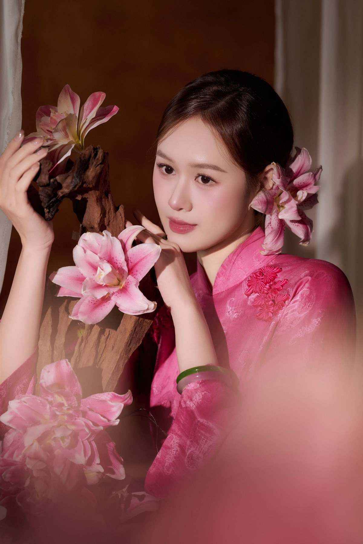 Nữ diễn viên phim Mai ngày càng thăng hạng sắc vóc lẫn phong cách thời trang.