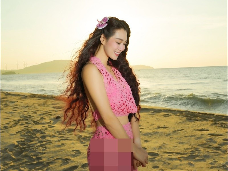 Khánh My xuất thân là người mẫu. Nhiều năm qua, cô còn đóng phim, ca hát. Người đẹp cho biết, cô không dám nhận là ca sĩ. Ảnh: FB Khánh My.