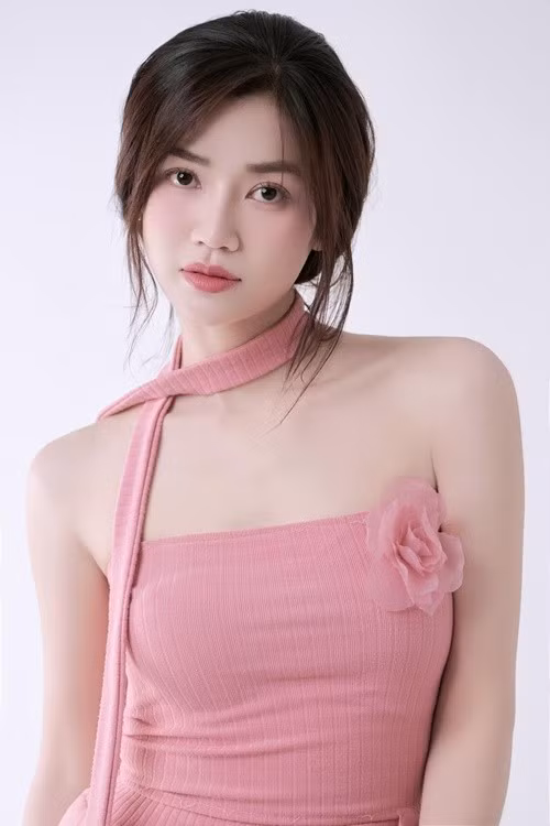 Diễn viên Anh Đào sinh năm 1996, kém Hồng Diễm 13 tuổi. Ảnh: FB Anh Đào.