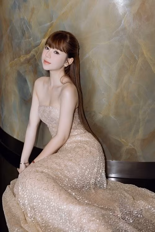 Giống Mao Hiểu Đồng, Quỳnh Kool nổi bật nhờ vẻ đẹp ngọt ngào, trong trẻo. Ảnh: FB Quỳnh Kool.