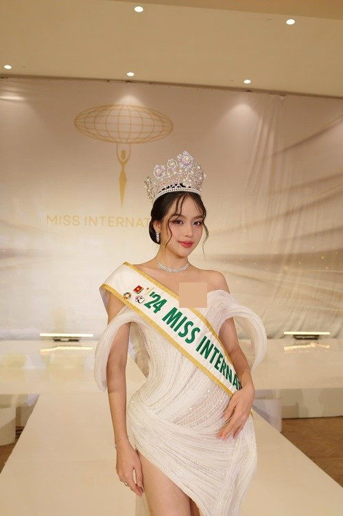 Thanh Thủy là mỹ nhân Việt đầu tiên giành vương miện Hoa hậu Quốc tế. Ảnh: FB Thanh Thủy.