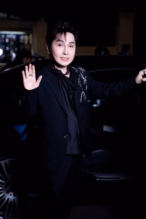 Vũ Luân cho biết, mỗi show diễn tỉnh kéo dài 2 - 3 tháng, giúp anh có được hàng trăm cây vàng. Ảnh: FB Vũ Luân.