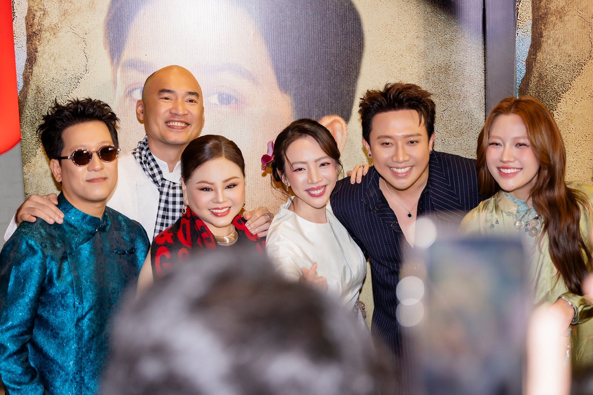 "Mọi người ra rạp xem phim ủng hộ Ai thương ai mến nhé. Chúc mừng hai bạn yêu của tôi", Trấn Thành viết trên trang cá nhân. Ảnh: FB Trấn Thành.