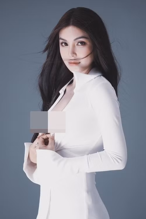 Đăng ký cuộc thi Miss Grand Vietnam 2025, Lily Chen cho biết, cô không thi để cạnh tranh với các cô gái 20 tuổi. "Tôi thi để vượt qua chính mình - một phiên bản trưởng thành, biết mình là ai, có thể cống hiến điều gì cho cộng đồng", nữ ca sĩ chia sẻ trên truyền thông. Ảnh: FB Lily Chen.