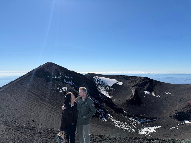 Cris dẫn Minh Tú đi châu Âu đón tuổi mới trong năm 2025.