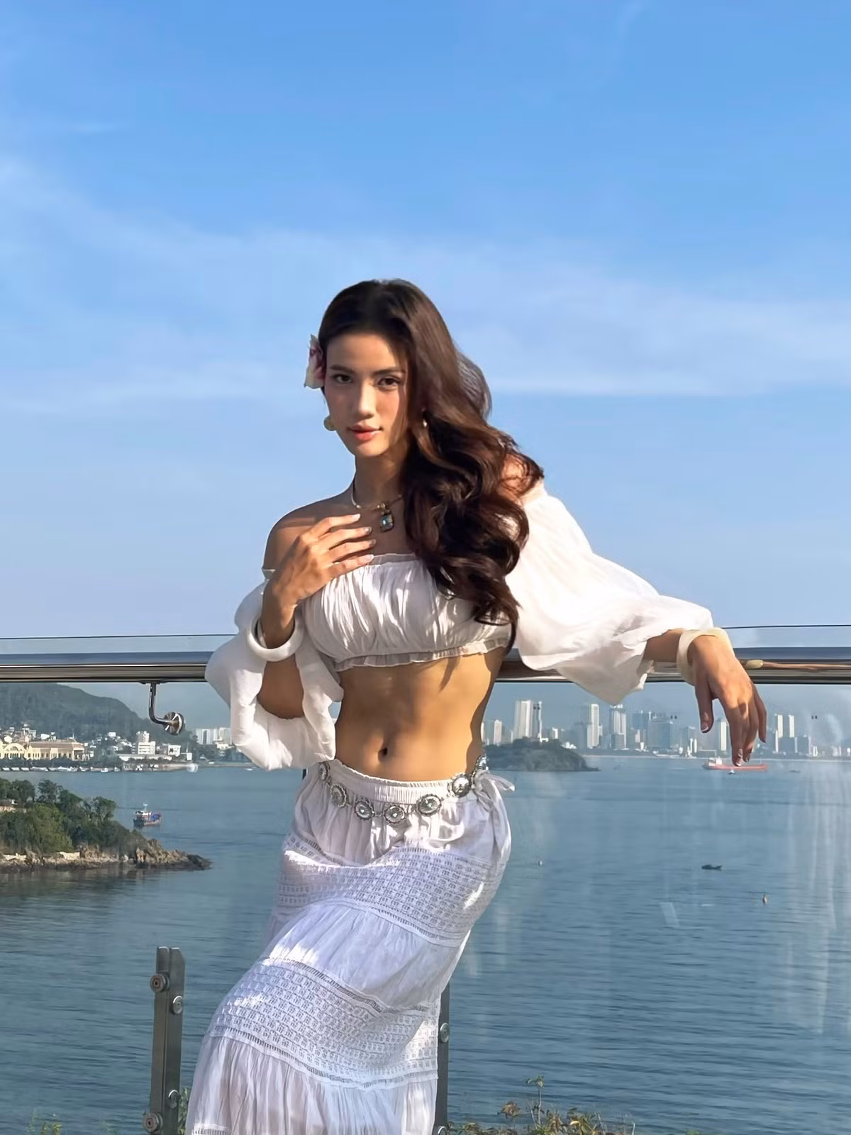 Á hậu Minh Nhàn làm giáo viên dạy IELTS, người mẫu, MC. Ảnh: FB Minh Nhàn.