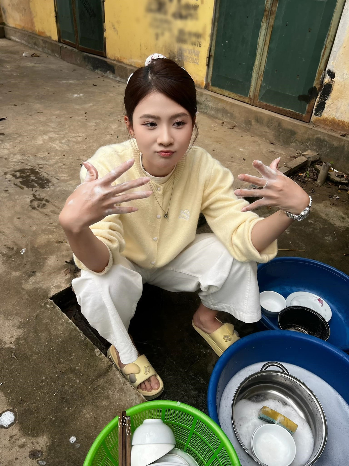 Trong Gia đình trái dấu, Chang Mây đóng vai Dương – con gái út trong một gia đình nhiều biến động.