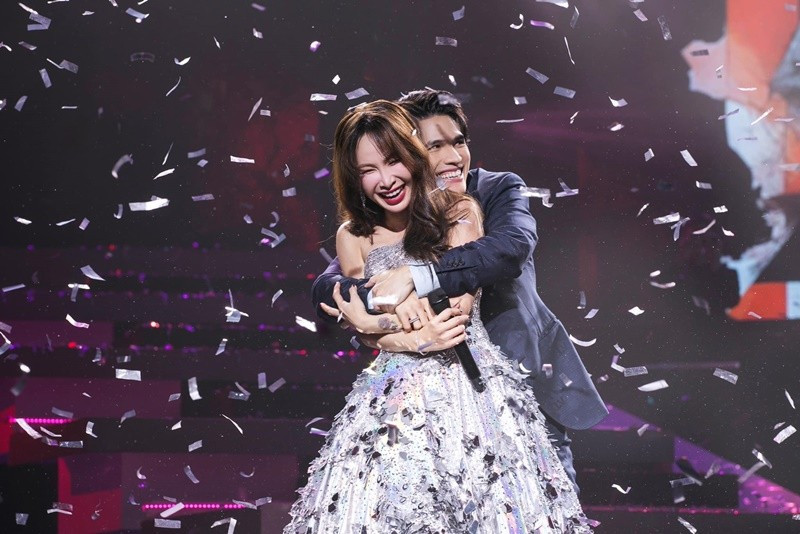 Nam ca sĩ sinh năm 1988 thân thiết với Uyên Linh trong 15 năm qua. Ảnh: FB Quốc Thiên.