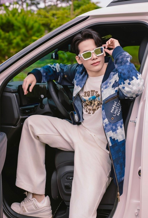 Quốc Thiên xây dựng hình ảnh nam tính. Ảnh: FB Quốc Thiên.