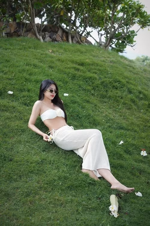 Vợ Phan Mạnh Quỳnh từng bị một người gạ gẫm bằng biệt thự, siêu xe. Ảnh: FB Huỳnh Khánh Vy.