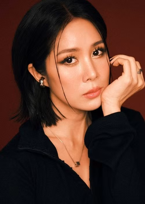 Diễn viên Lê Phương đăng tải bộ ảnh mới nhân dịp sinh nhật lần thứ 40. Nhiều khán giả dành lời khen ngợi cho sắc vóc của bà mẹ hai con. Ảnh: FB Lê Phương.