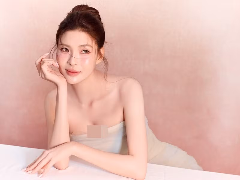 Đón mừng tuổi mới, diễn viên Thúy Diễm chụp ảnh gợi cảm. Ảnh: FB Thúy Diễm.