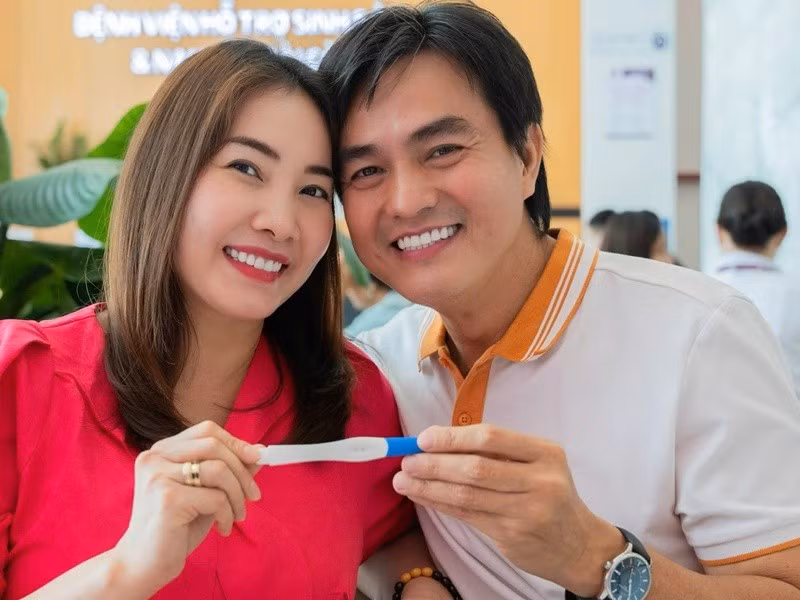 Trên trang cá nhân, diễn viên Cao Minh Đạt khoe Trúc Trương mang bầu bằng phương pháp thụ tinh trong ống nghiệm (IVF). Ảnh: FB Cao Minh Đạt.