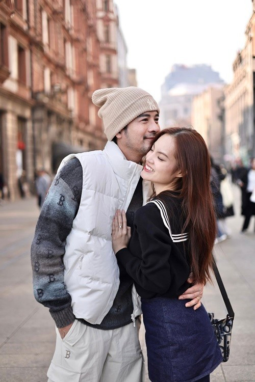 Đoàn Minh Tài ghi điểm với vẻ ngoài nam tính, trong khi Sunny Đan Ngọc khoe nét dịu dàng, nữ tính. Ảnh: FB Đoàn Minh Tài.