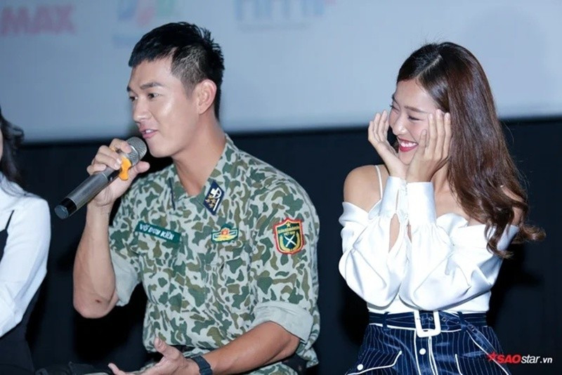 "Tôi muốn nuôi tình cảm của mình để khán giả cảm nhận được rằng, đại úy Duy Kiên thực sự yêu bác sĩ Hoài Phương”. Ảnh: Saostar.