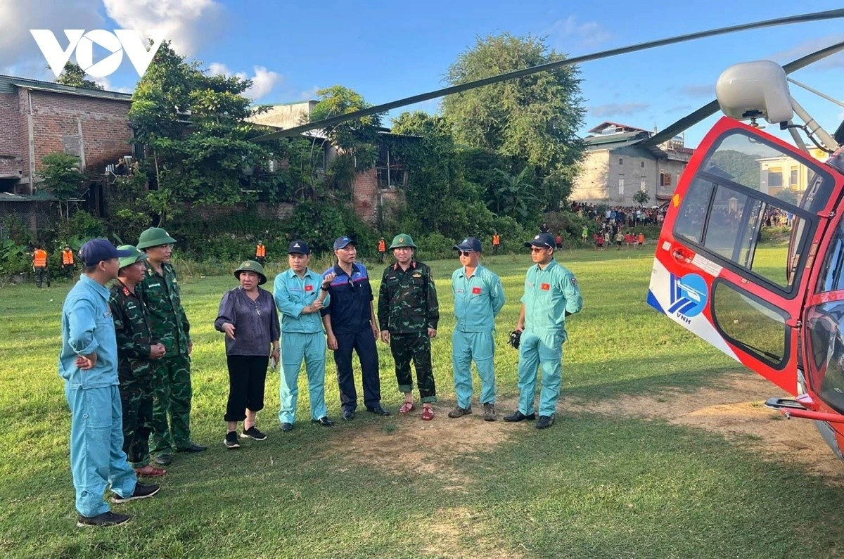Trước đó, UBND tỉnh Sơn La đã có văn bản gửi Bộ Tổng tham mưu/Bộ Quốc phòng; Bộ Tư lệnh Quân khu 2 xem xét, điều động máy bay trực thăng hỗ trợ công tác cứu hộ, cứu nạn, đưa người dân ra khỏi khu vực bị cô lập.